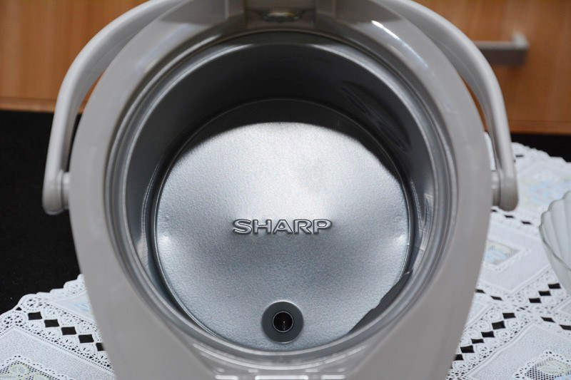 Bình thủy điện Sharp KP-20BTV 1.7 lít - ruột bình tráng men an toàn khi sử dụng 